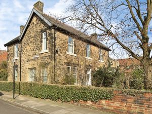 Photo 5- click for photo gallery